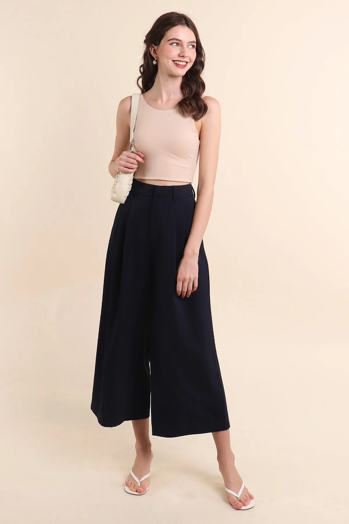 ALVIE WIDE-LEGGED PANTS IN NAVY